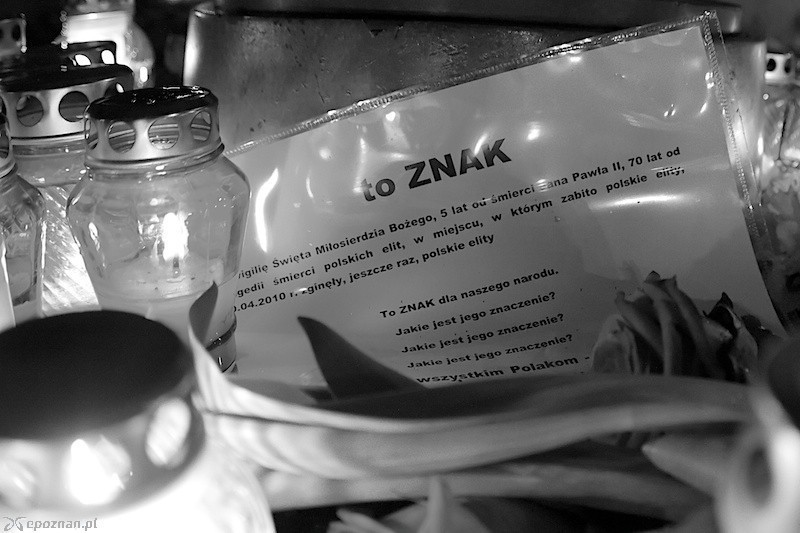 Poznań po katastrofie smoleńskiej w 2010 roku | fot. Łukasz Ogrodowczyk