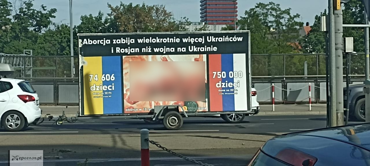 Billboard jeszcze przed zniszczeniem | fot. Czytelniczka